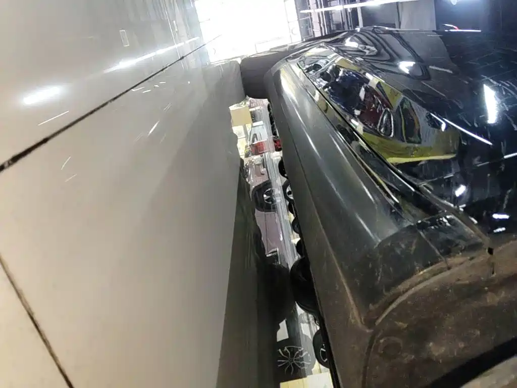 Tesla Model 3 — миниатюра 21