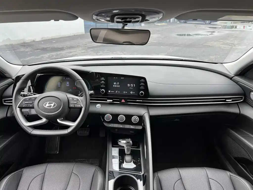 Hyundai Elantra — миниатюра 5