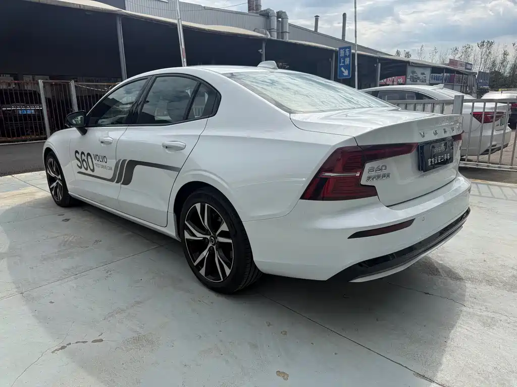 Volvo S60 — миниатюра 8
