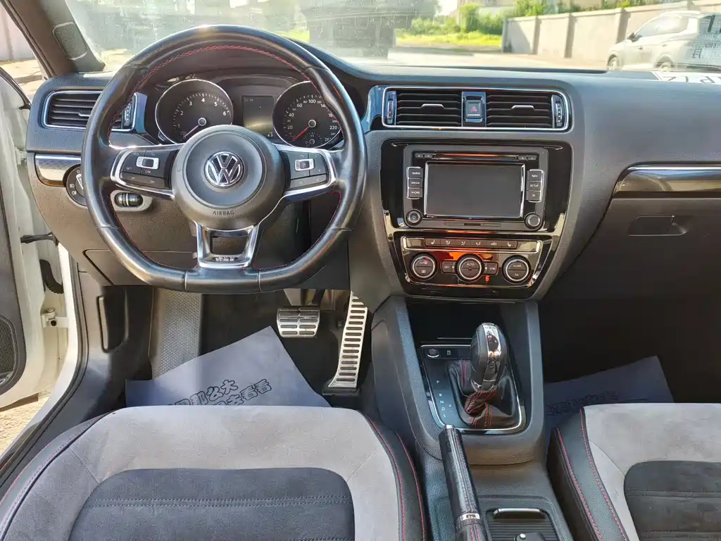 Volkswagen Sagitar — миниатюра 9