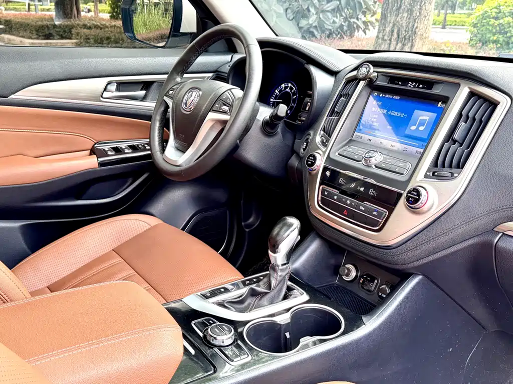 Changan CS95 — миниатюра 6