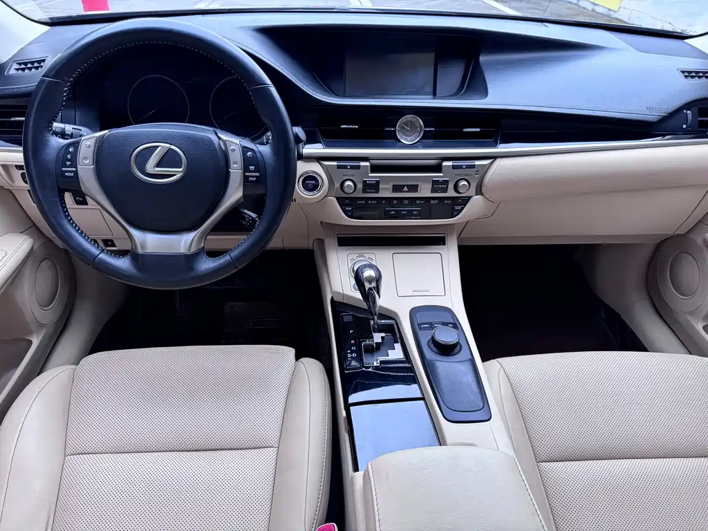 Lexus ES — миниатюра 7