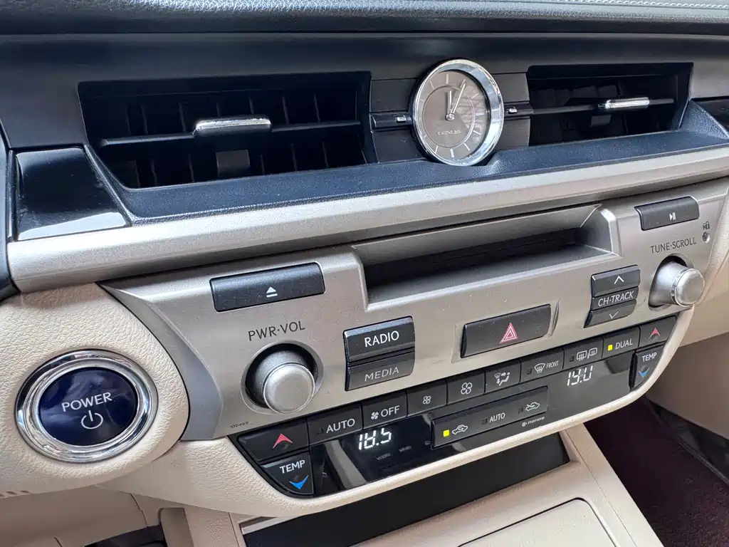 Lexus ES — миниатюра 13