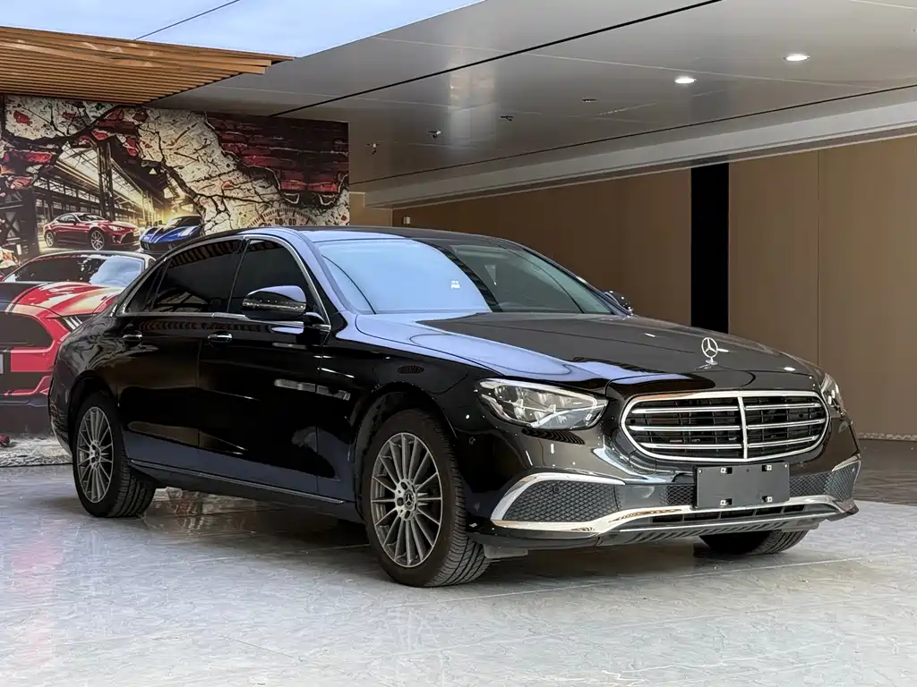 Mercedes-Benz E-Class — миниатюра 3