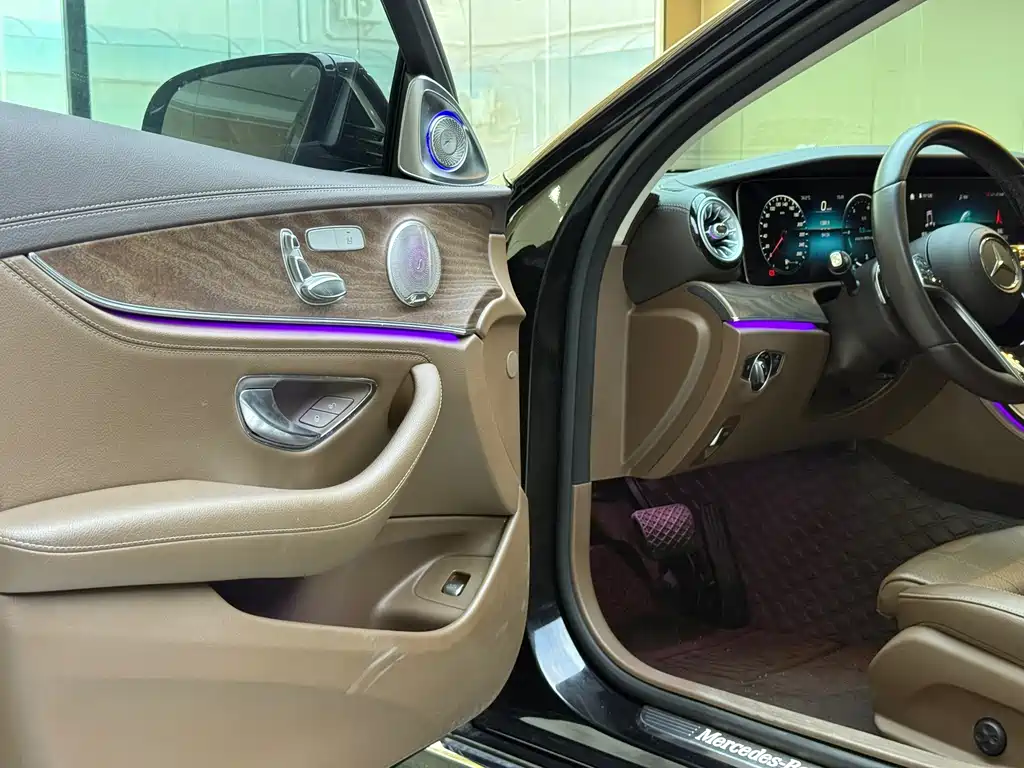 Mercedes-Benz E-Class — миниатюра 16