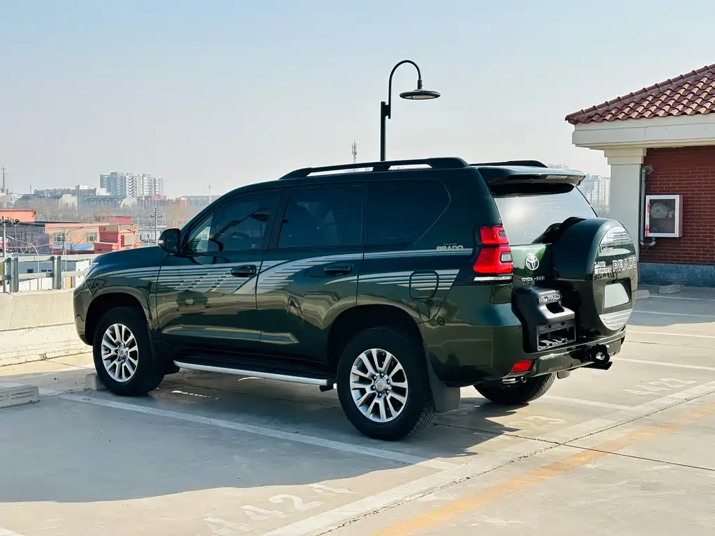 TOYOTA PRADO
