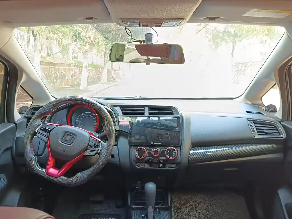 Honda Fit — миниатюра 9