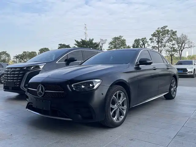 MERCEDES-BENZ E CLASS