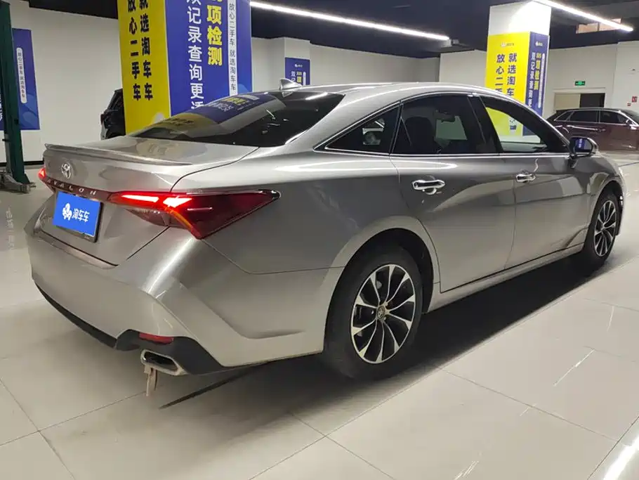 Toyota Avalon — миниатюра 3