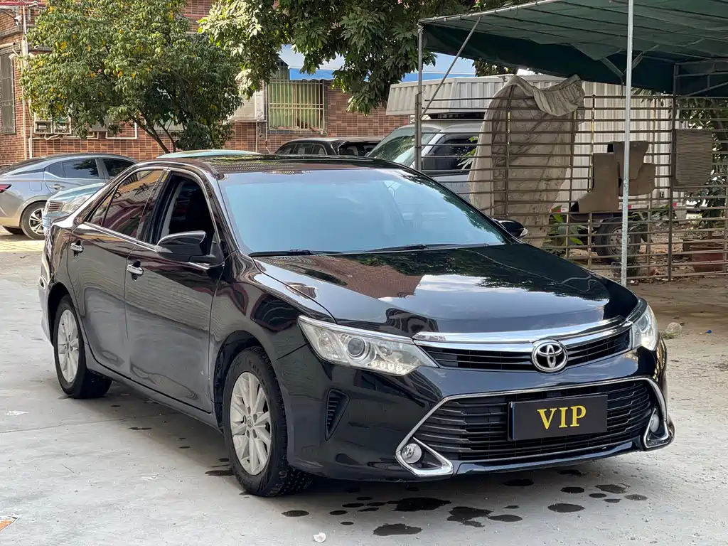 TOYOTA CAMRY
