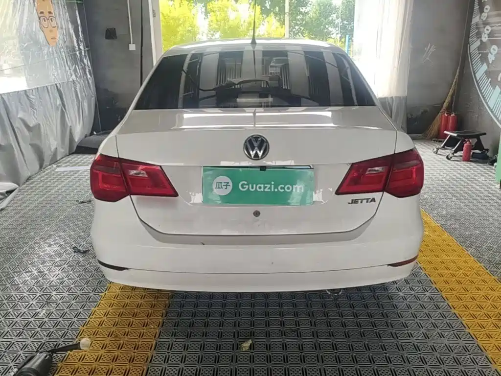 Volkswagen Jetta — миниатюра 6