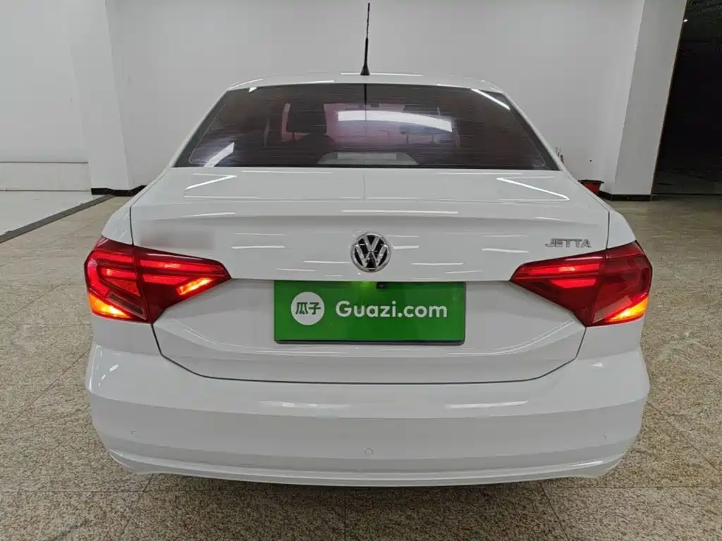 Volkswagen Jetta — миниатюра 6