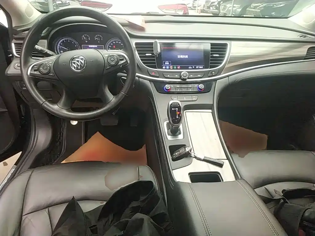 Buick LaCrosse — миниатюра 10