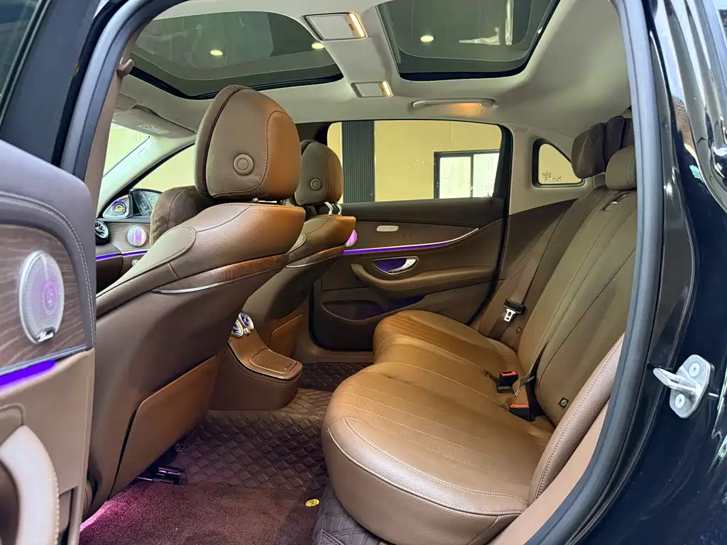 Mercedes-Benz E-Class — миниатюра 6