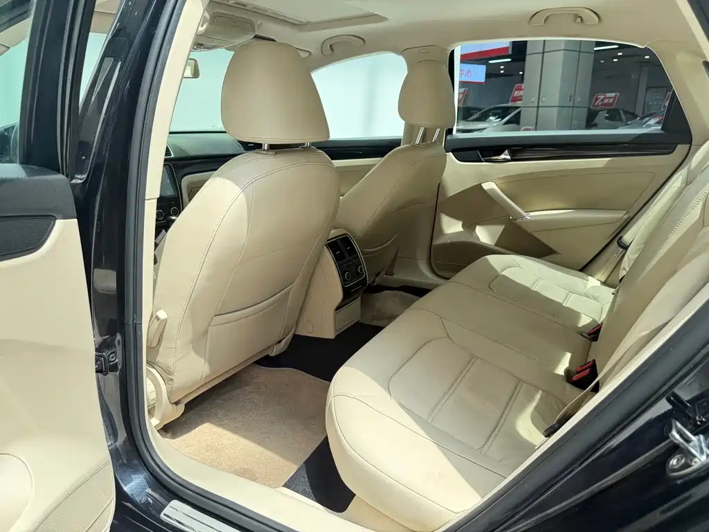 Volkswagen Passat — миниатюра 10