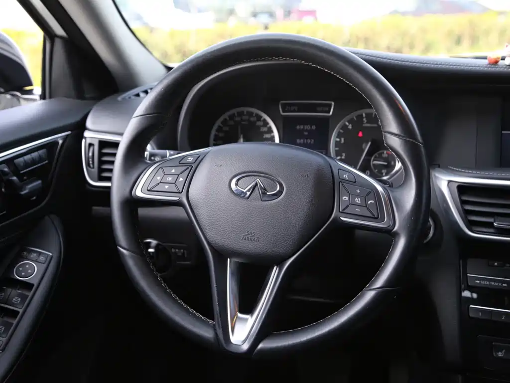Infiniti QX30 — миниатюра 5