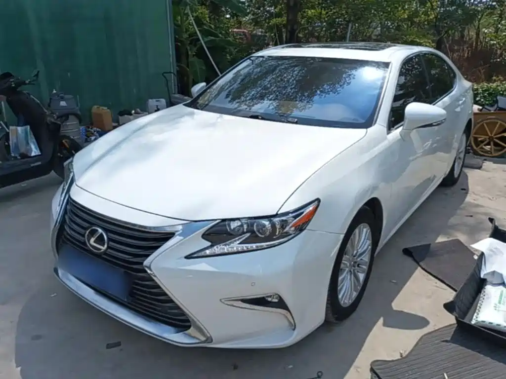 Lexus ES — миниатюра 2