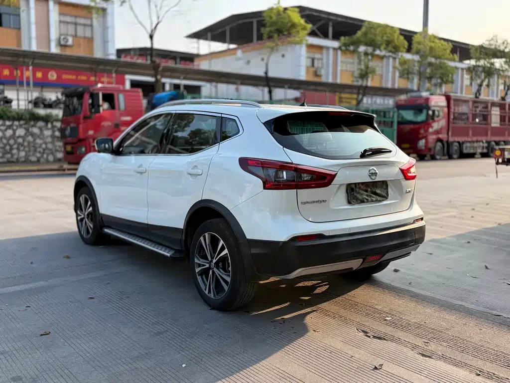 Nissan Qashqai — миниатюра 7