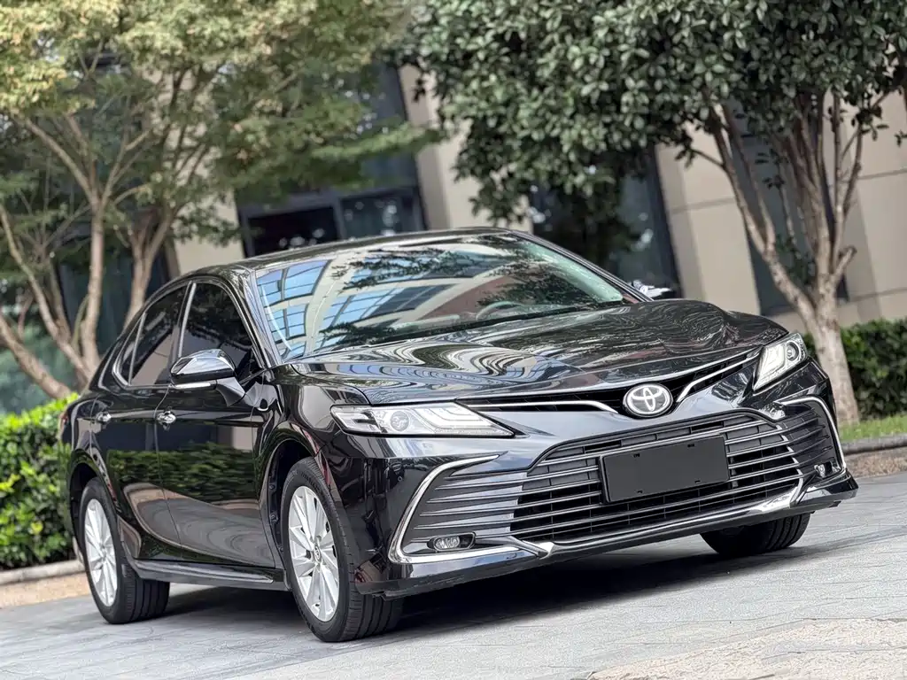 Toyota Camry — миниатюра 3
