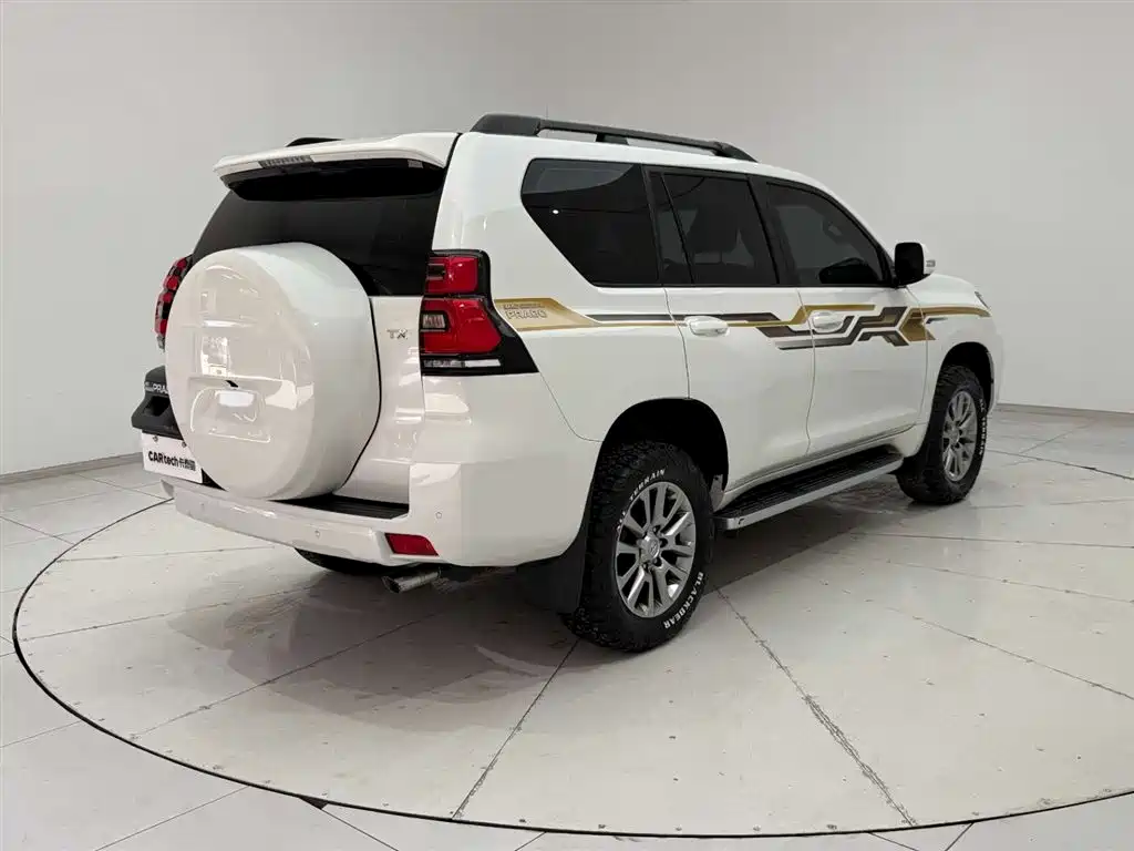 TOYOTA PRADO