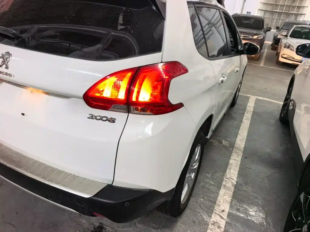 Peugeot 2008 — миниатюра 8