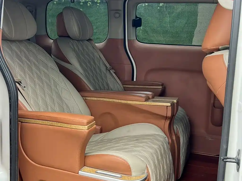 Nissan NV200 — миниатюра 6