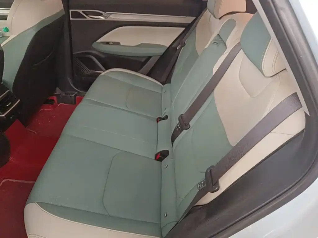 Geely L HiP — миниатюра 17