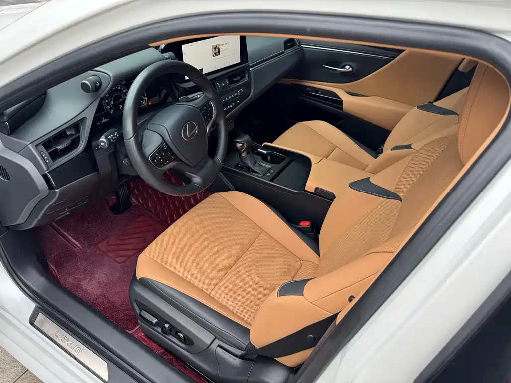 Lexus ES 2022 260