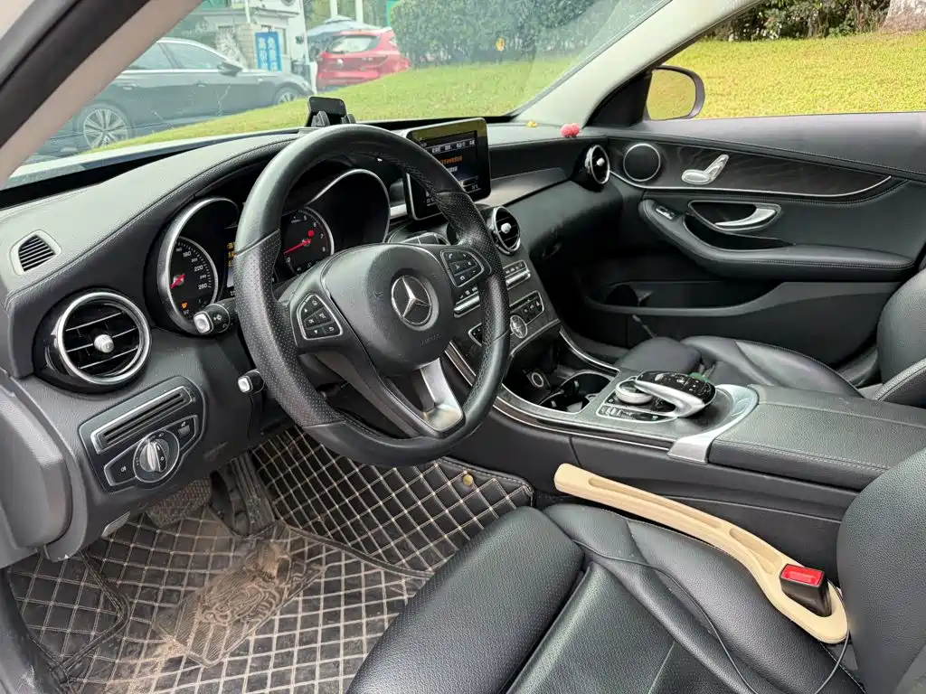 Mercedes-Benz C-Class — миниатюра 7