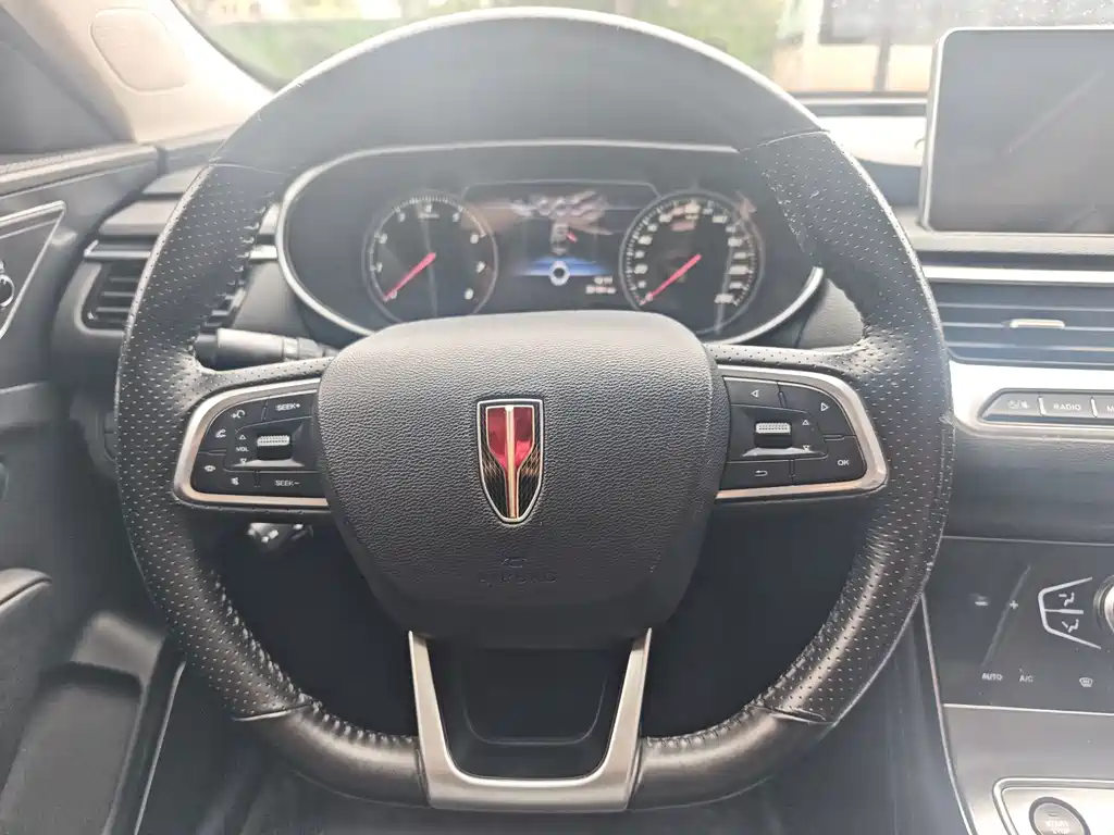 Hongqi Hongqi H5 — миниатюра 13