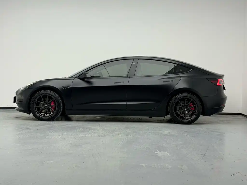 Tesla Model 3 — миниатюра 8