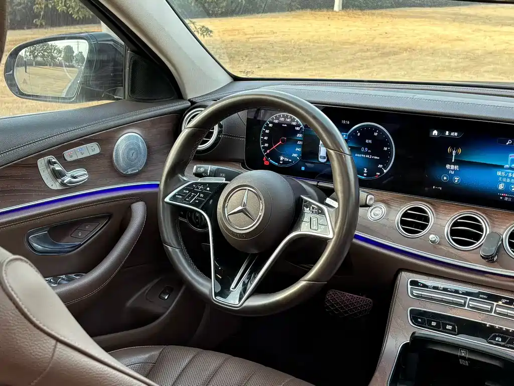 MERCEDES-BENZ E CLASS