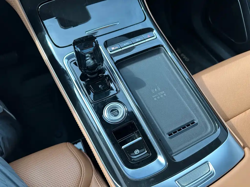 Geely Boyue L — миниатюра 16