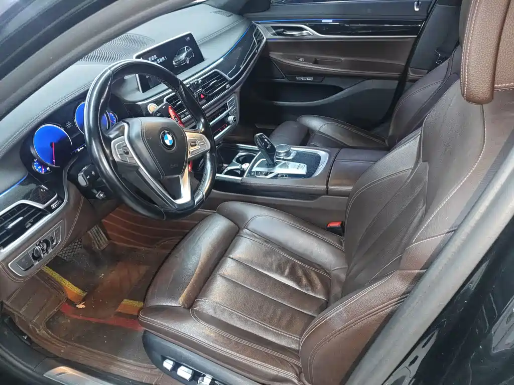 BMW 7 Series — миниатюра 6