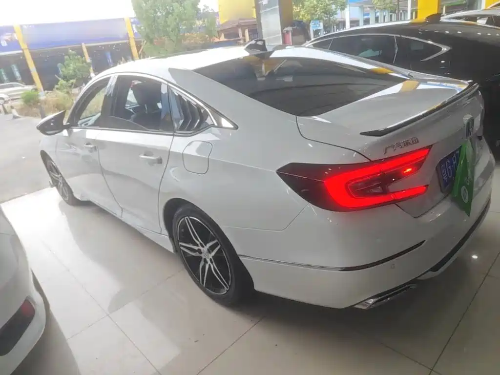 Honda Accord — миниатюра 5