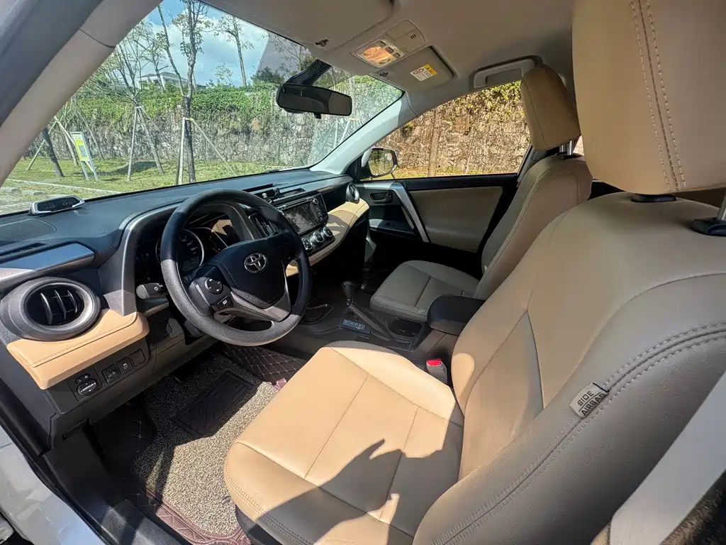 Toyota RAV4 — миниатюра 4