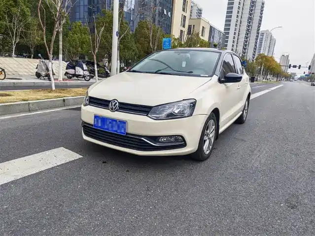 VOLKSWAGEN POLO 2018