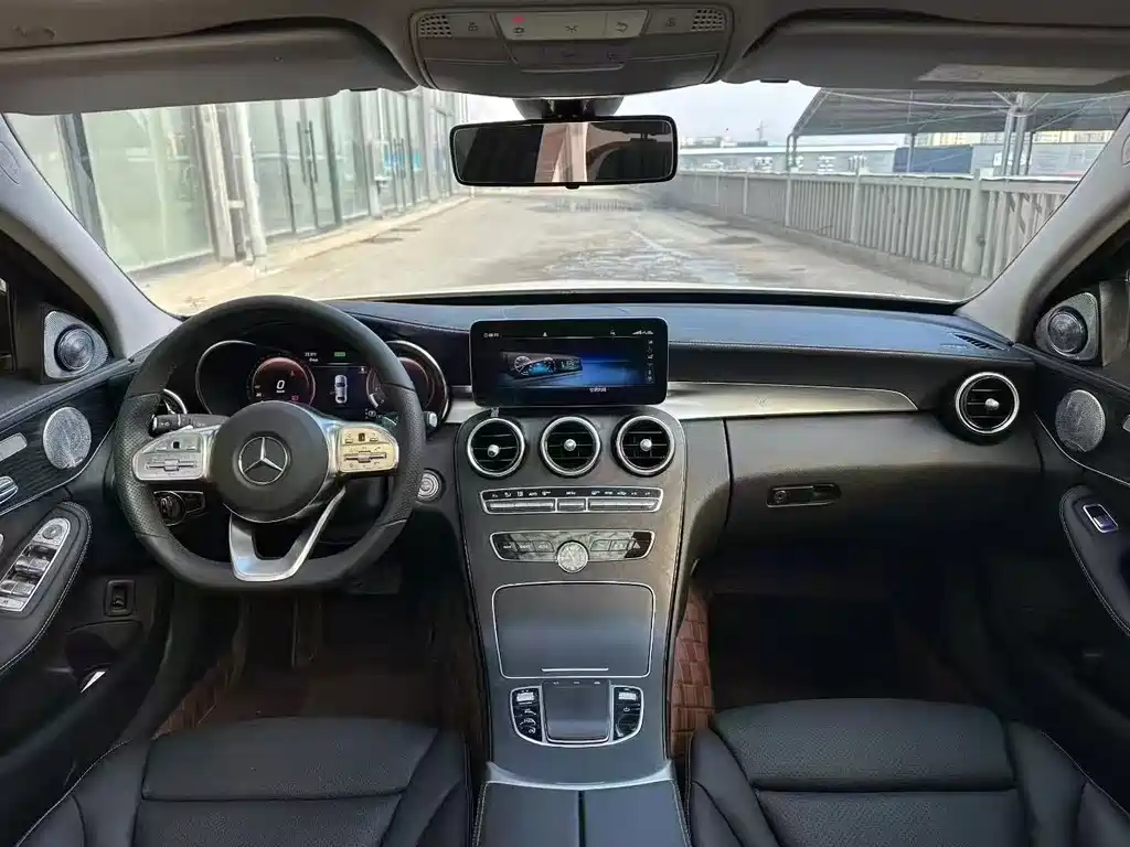 Mercedes-Benz C-Class — миниатюра 8