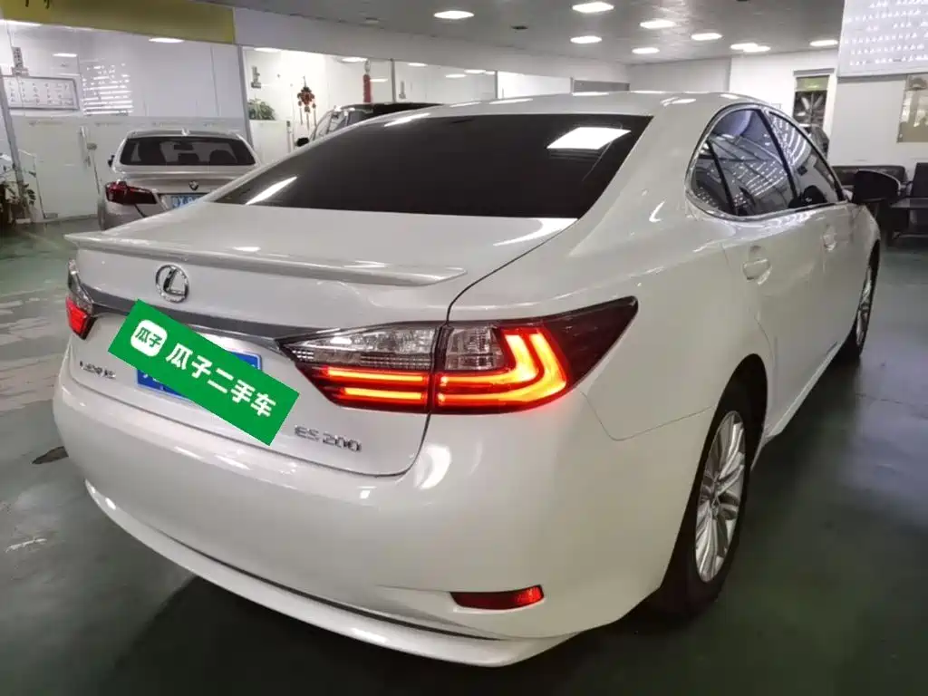Lexus ES — миниатюра 7
