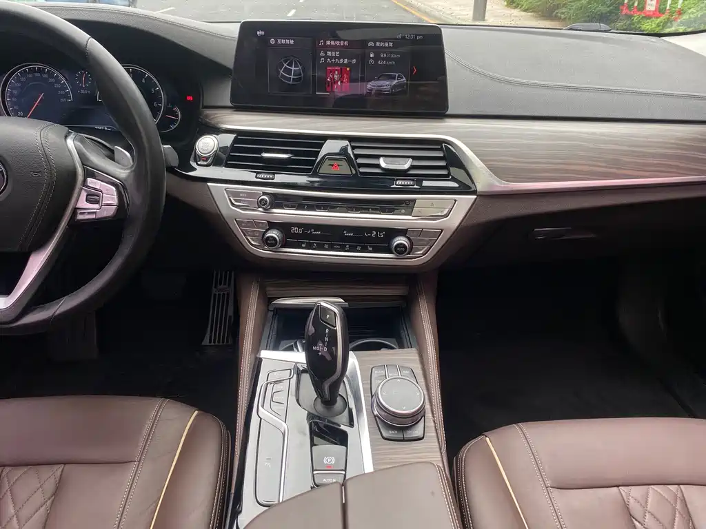 BMW 5 Series — миниатюра 11