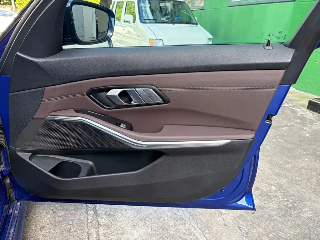 BMW 3 Series — миниатюра 18