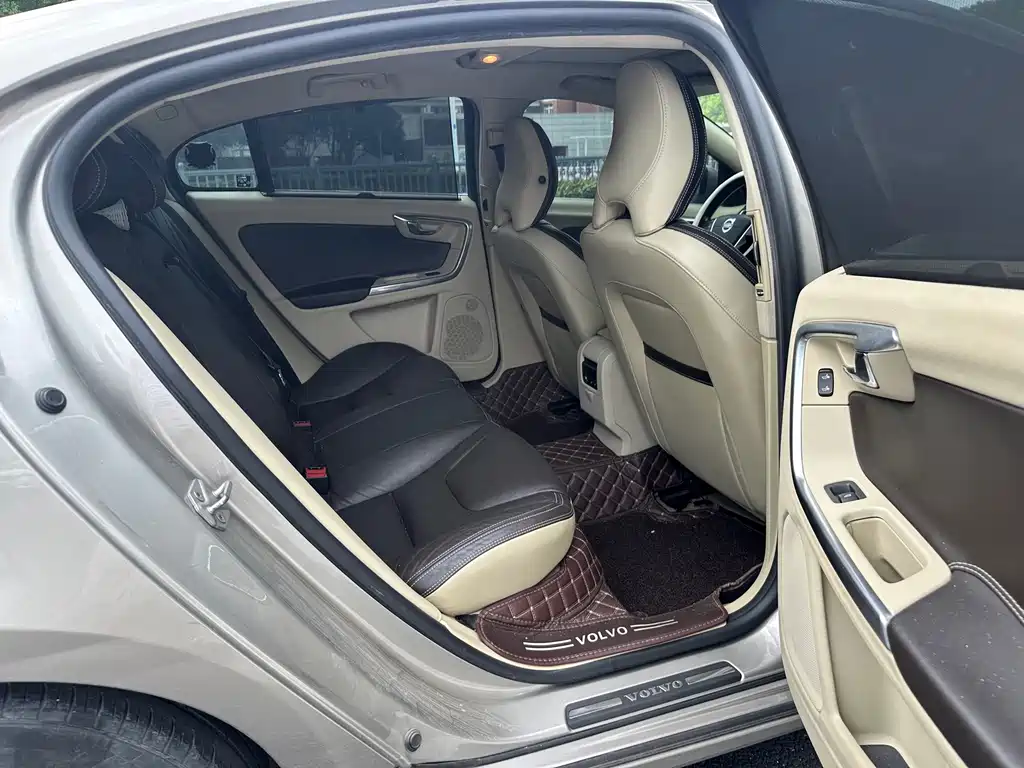 Volvo S60 — миниатюра 13