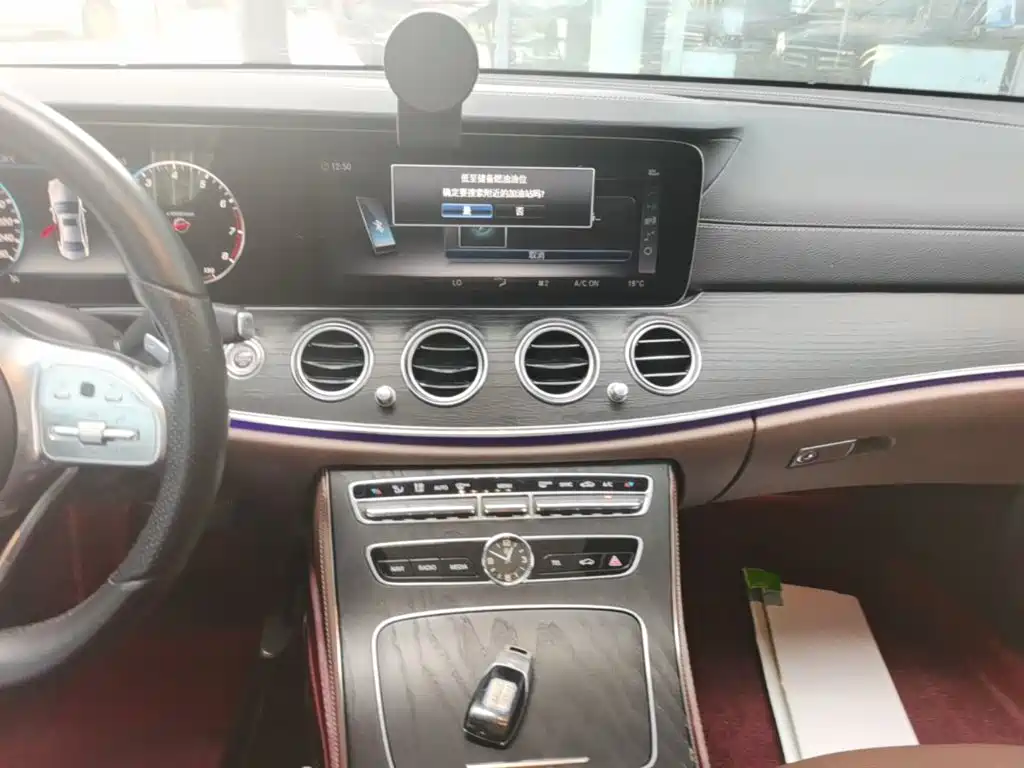 Mercedes-Benz E-Class — миниатюра 13