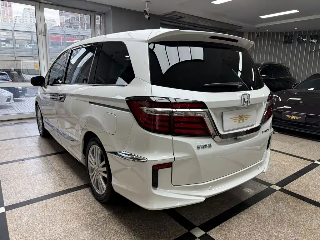 Honda Elysion — миниатюра 4