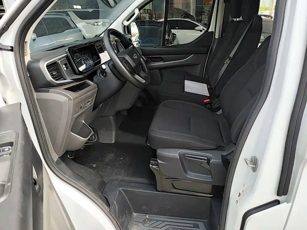 Ford Transit — миниатюра 15