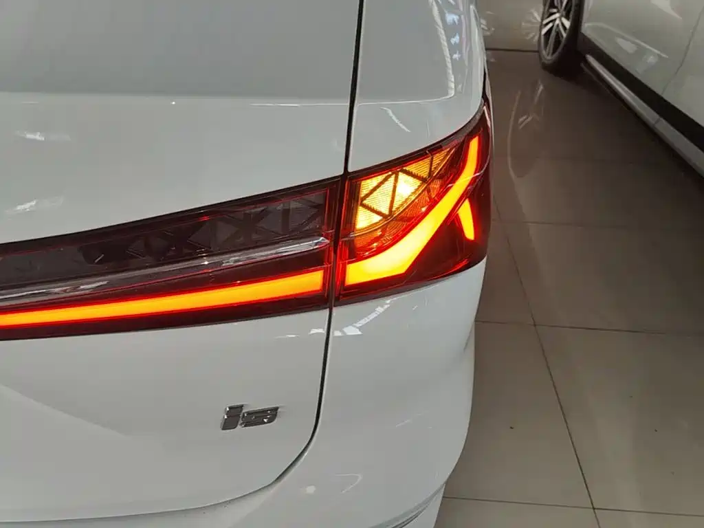Roewe i5 — миниатюра 8