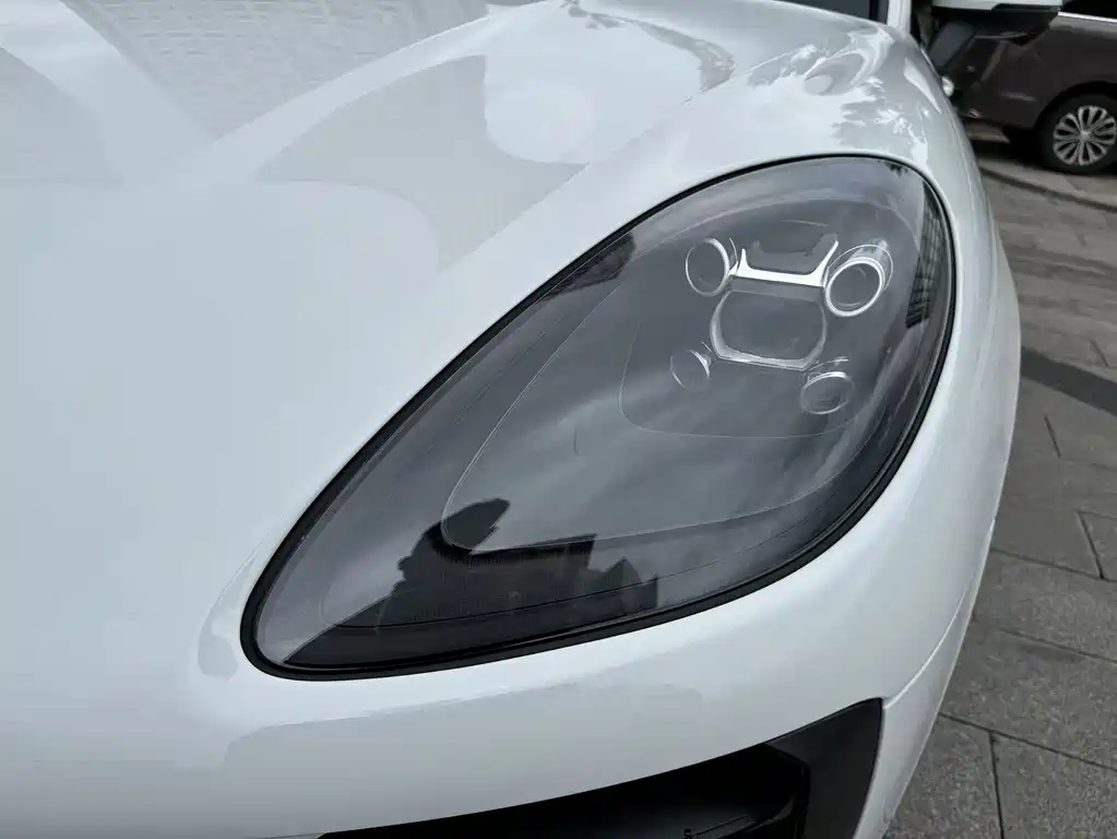 Porsche Macan — миниатюра 27