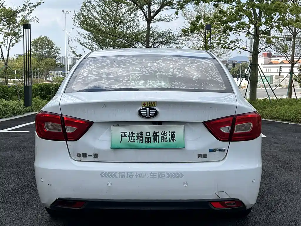 Bestune B30EV — миниатюра 4