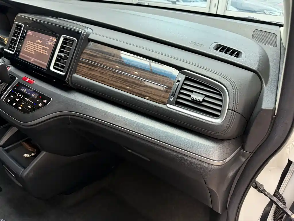 Honda Elysion — миниатюра 13