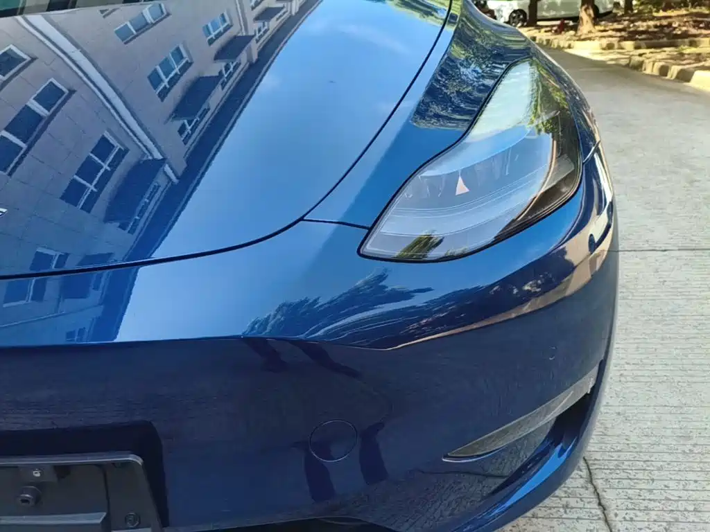 Tesla Model Y — миниатюра 24
